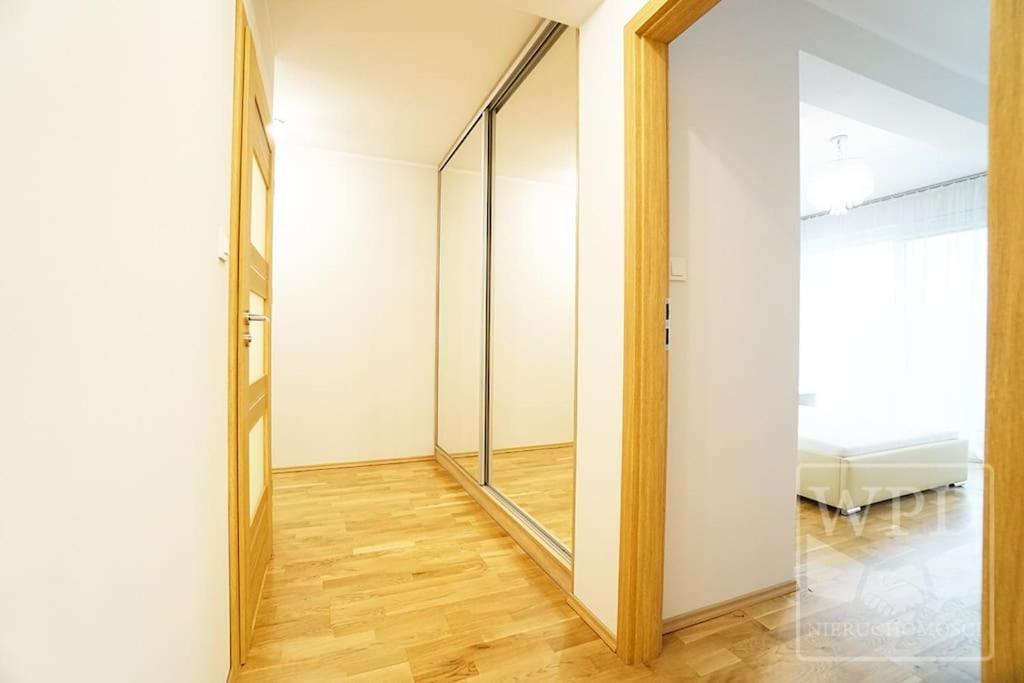 Modern Apartment-City Center-New Building-Garage 弗罗茨瓦夫 外观 照片